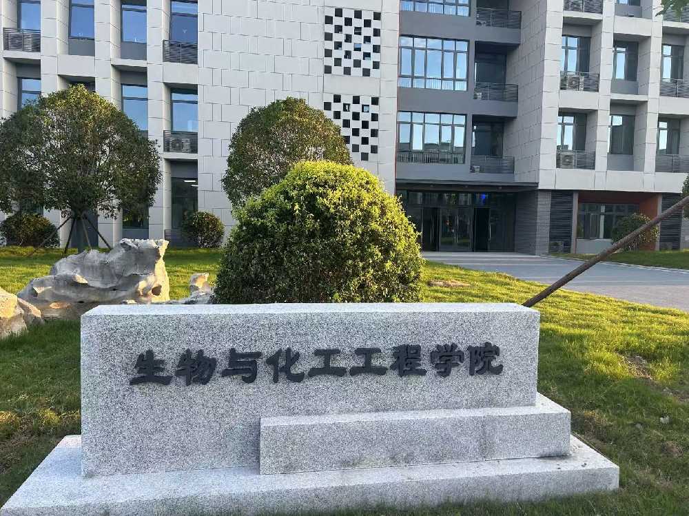 港南区扬州职业大学体育场高杆灯项目